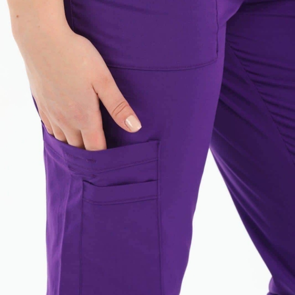 Medical Scrubs Set! - Picture 4 of 8